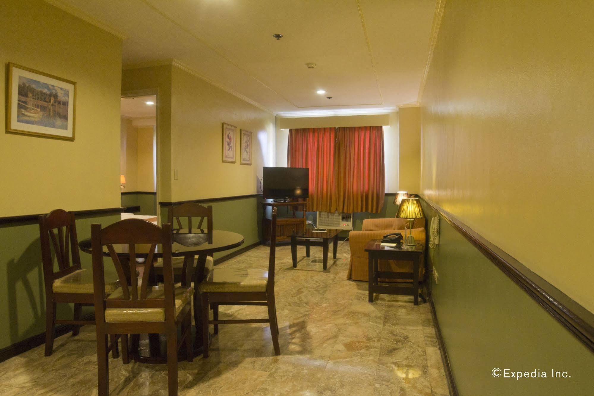 Fernandina 88 Suites Hotel Quezon City Buitenkant foto